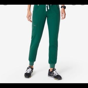 Figs Zamora Hunter green scrub pants